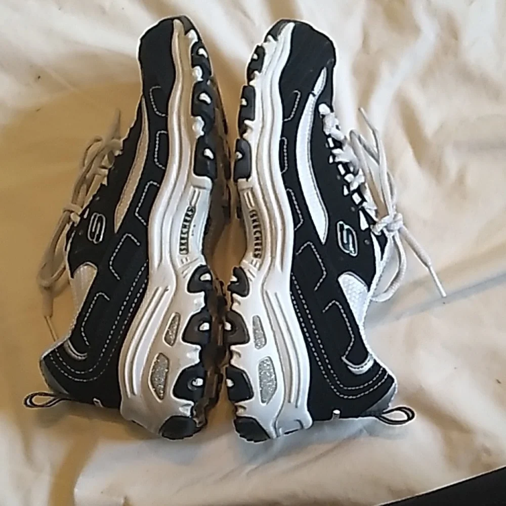 Women's Skechers D'Lites black and white shoes size 6.5 Excellent shape!!! EUC😍 - Picture 5 of 8